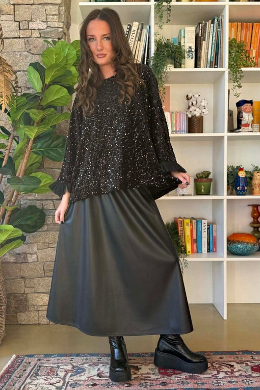 Vivie Velvet Sequin Top Black